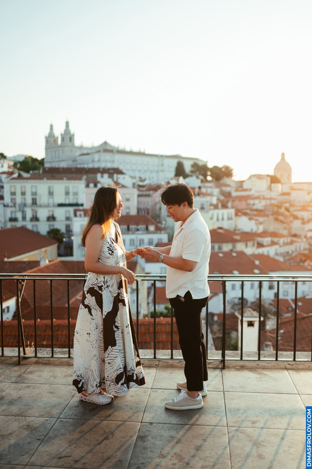 Surprise Proposal in Alfama. Photo 129525 (2025-06-28 08:21:30)