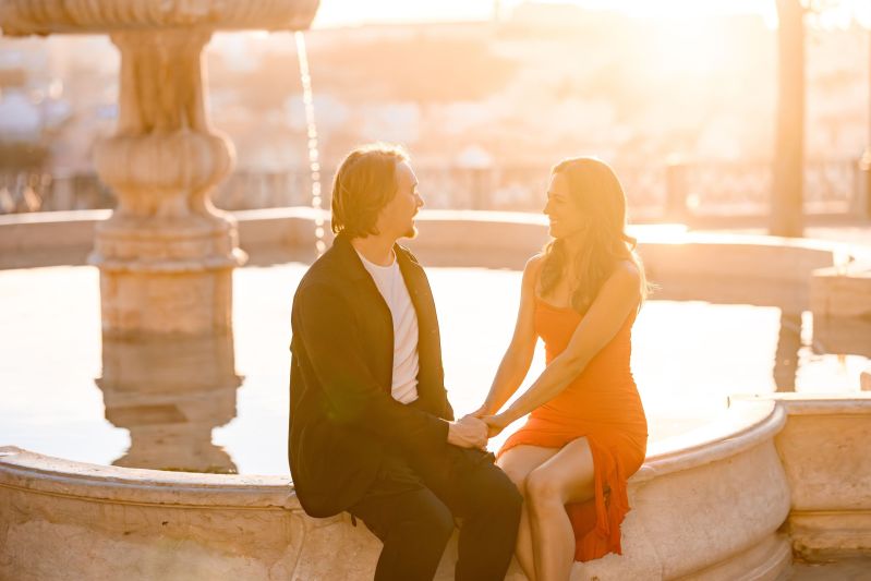 Erica & Mitch in Bairro Alto. Full photoshoots in Lisbon